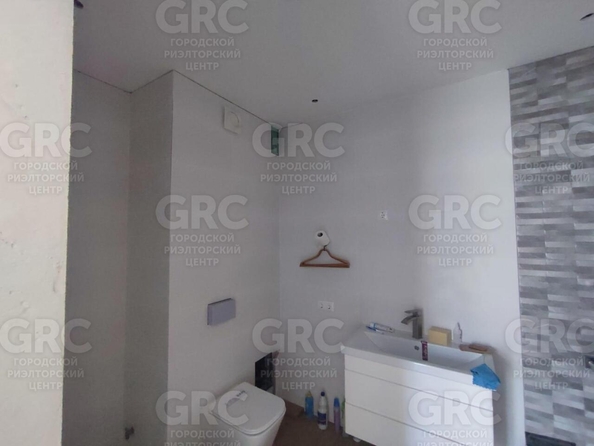 
  Продается 3-комн. квартира, 63 м², Учительская ул, д. 9
. Фото 19.