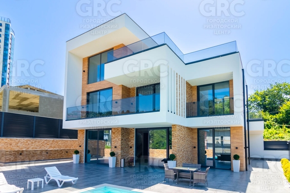 
  Продается дом, 300 м², Сочи
. Фото 2.