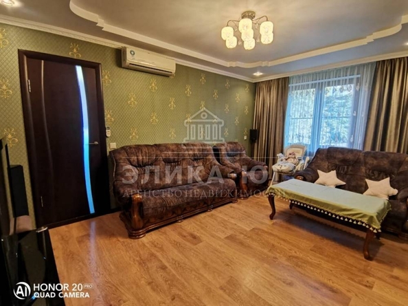 
   Продам 3-комнатную, 56 м², 2-й мкр

. Фото 6.