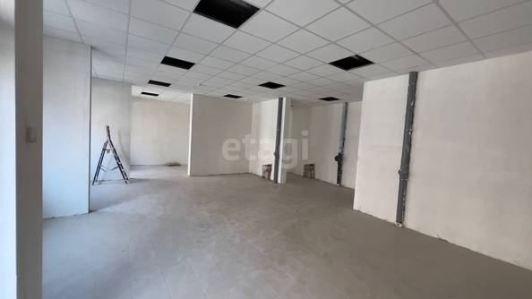 
  Продается универсальное помещение 120.5 м², в ЖК Новые сезоны, литера 3. Фото 1.