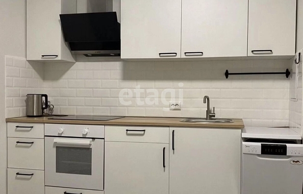 
  Сдается 2-комн. квартира 57.6 м². Фото 1.