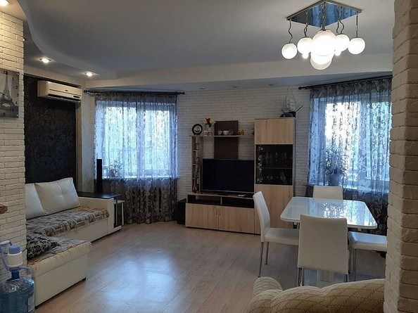 
   Продам 3-комнатную, 72 м², Владимирская ул, 160к3

. Фото 1.