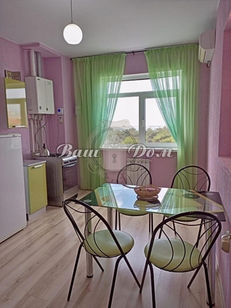 
   Продам 1-комнатную, 45 м², Средняя ул, 18

. Фото 10.