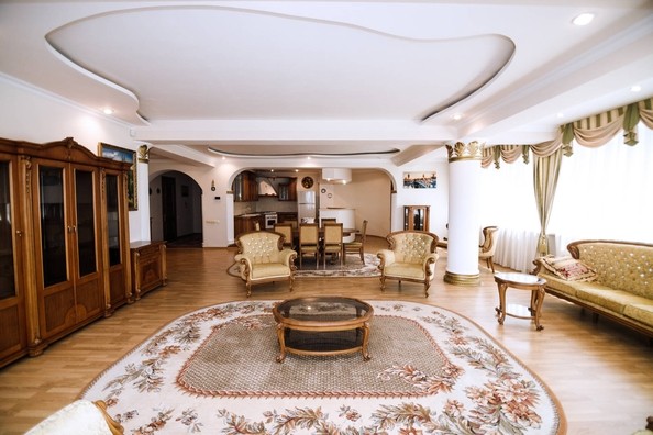
   Продам 3-комнатную, 178 м², Карбышева пер, 5

. Фото 4.