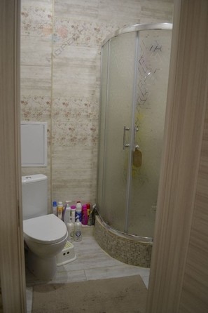 
   Продам 2-комнатную, 65 м², Цезаря Куникова ул, 18/к10

. Фото 8.