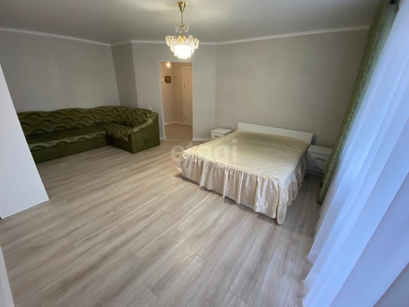
   Продам 1-комнатную, 38 м², Ленина ул, 299

. Фото 2.