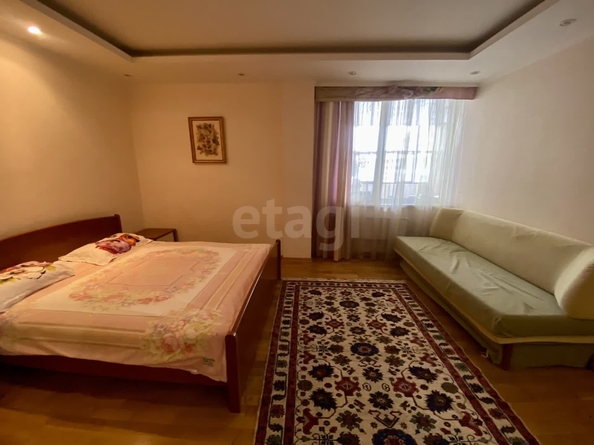 
   Продам 4-комнатную, 180 м², Ленина ул, 245

. Фото 25.