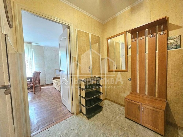 
  Продается 2-комн. квартира, 41.7 м², Крылова ул
. Фото 3.