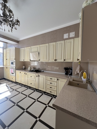 
  Продается 2-комн. квартира, 79.6 м², Очаровательная ул, д. 3
. Фото 1.