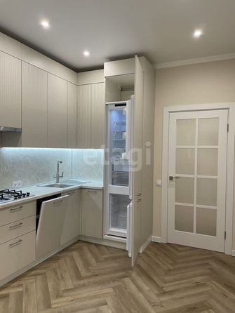 
   Продам 2-комнатную, 57.3 м², Алмазная ул, 20/3

. Фото 2.