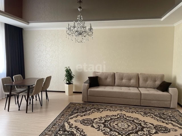 
  Продается 2-комн. квартира 65 м². Фото 1.