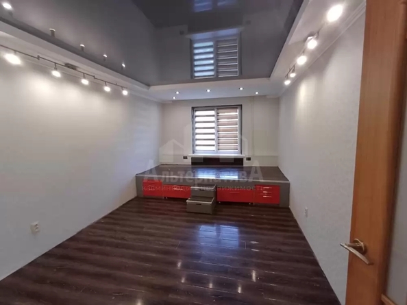 
  Продается 3-комн. квартира 70.8 м². Фото 1.