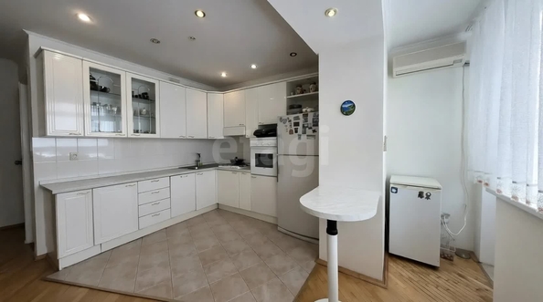 
  Продается 4-комн. квартира 130.2 м². Фото 1.
