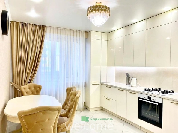 
  Продается 4-комн. квартира 100 м². Фото 1.