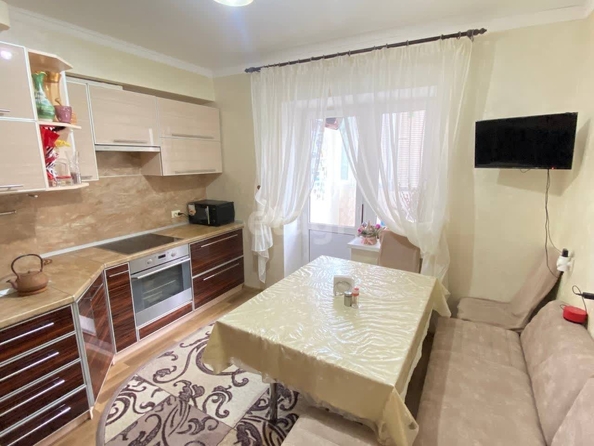 
   Продам 2-комнатную, 65 м², Ленина ул, 417и/1

. Фото 1.