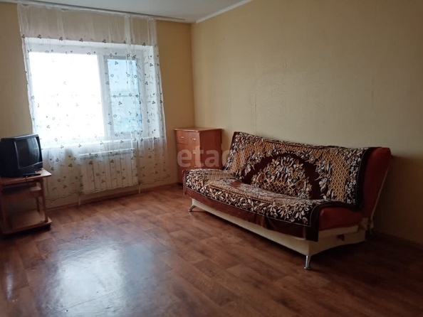 
   Продам 1-комнатную, 38 м², Серова ул, 486/3

. Фото 1.