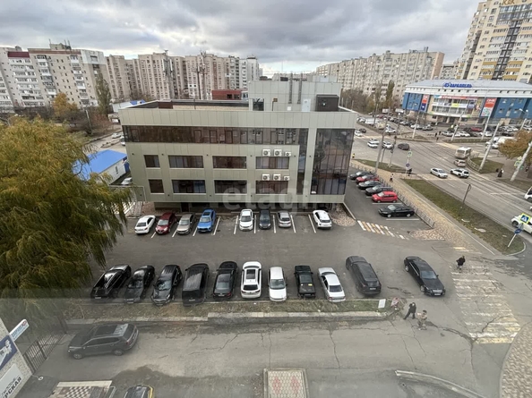 
   Продам 5-комнатную, 184 м², 45 Параллель ул, 2

. Фото 12.