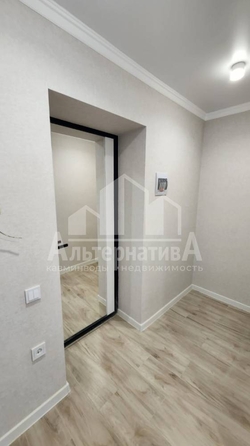 
  Продается 1-комн. квартира, 37 м², Андрея Губина ул
. Фото 8.