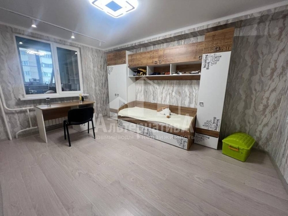 
   Продам 4-комнатную, 77.5 м², Набережная ул

. Фото 8.