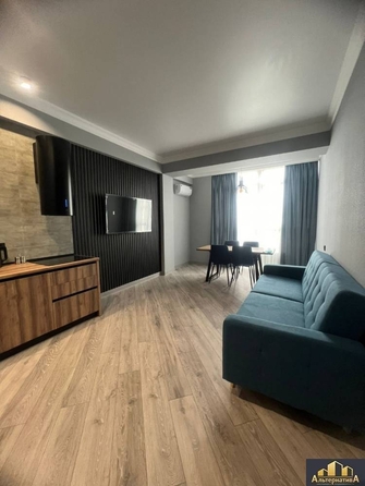 
  Продается 3-комн. квартира, 100 м², Декабристов ул
. Фото 3.