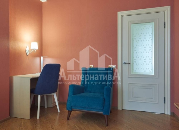 
   Продам 2-комнатную, 72.5 м², Декабристов ул

. Фото 12.