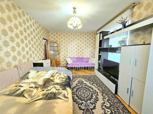 
  Продается 3-комн. квартира, 68.2 м², Крутая дорога ул
. Фото 2.