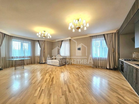 
  Продается 3-комн. квартира, 96.4 м², Замковая ул
. Фото 4.