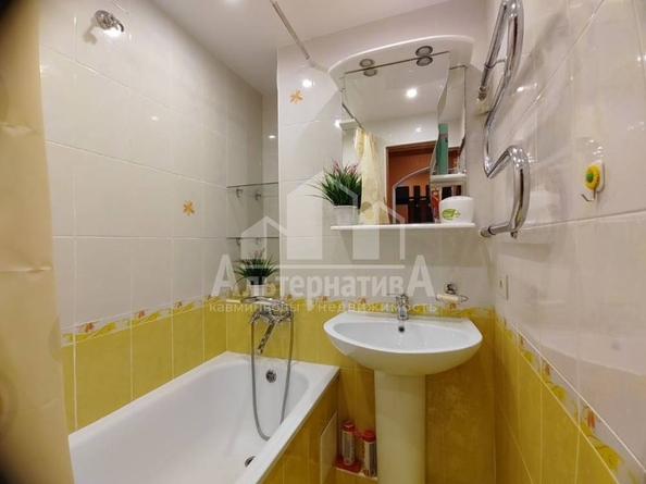 
  Продается 2-комн. квартира, 52 м², Широкая ул
. Фото 9.