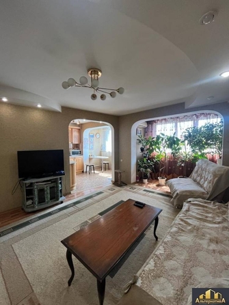
  Продается 3-комн. квартира, 100 м², Азербайджанская ул
. Фото 1.