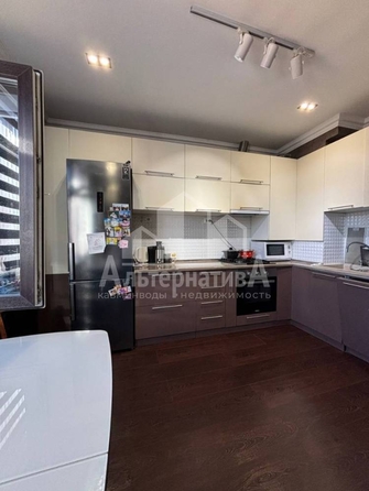 
  Продается 3-комн. квартира, 82 м², Революции ул
. Фото 7.