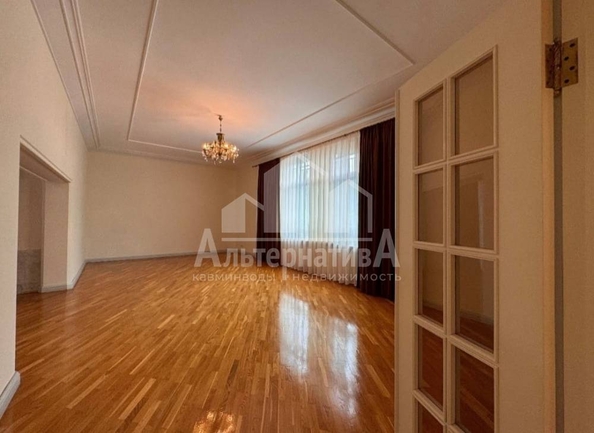 
   Продам дом, 400 м², Кисловодск

. Фото 3.