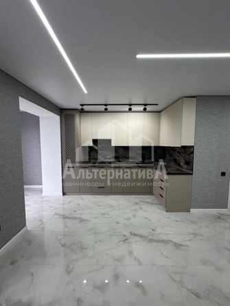 
  Продается 3-комн. квартира, 70 м², Кирова ул
. Фото 1.