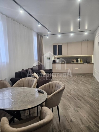 
   Продам 3-комнатную, 123 м², Велинградская ул

. Фото 1.