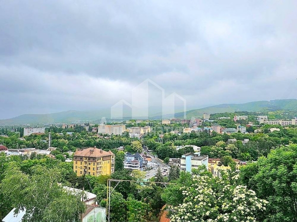 
  Продается 2-комн. квартира, 48 м², Крутая дорога ул
. Фото 3.