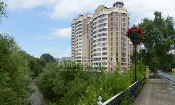 
  Продается 2-комн. квартира 118 м², в ЖК Звезда. Фото 1.