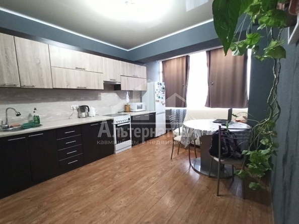 
   Продам 2-комнатную, 38 м², Ленинградская ул

. Фото 1.