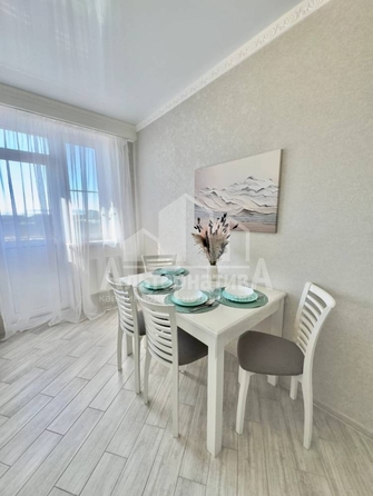 
  Продается 1-комн. квартира, 42 м², Кленовая роща ул
. Фото 6.
