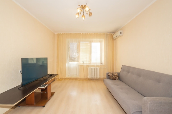 
   Продам 2-комнатную, 56 м², Малиновского ул, 78В

. Фото 14.