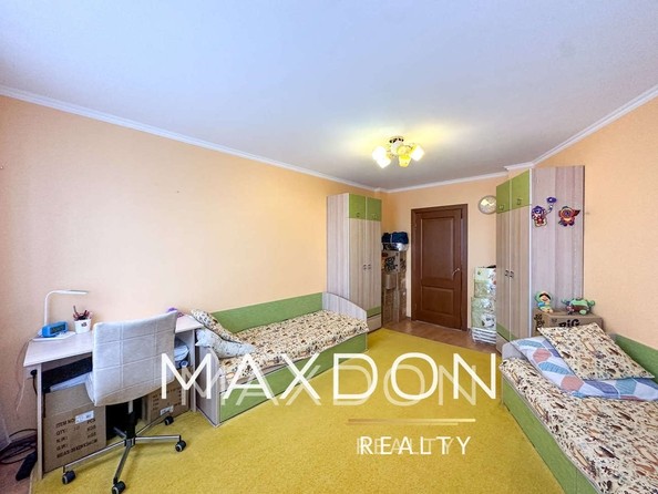 
   Продам 4-комнатную, 109.3 м², Комарова б-р, 1М

. Фото 25.