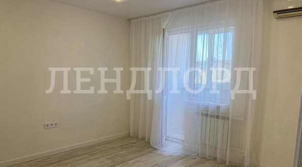 
   Продам 1-комнатную, 37 м², Комарова б-р, 9

. Фото 5.