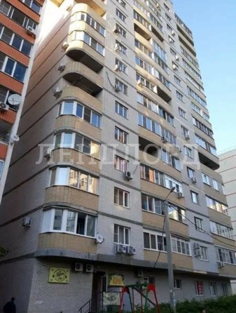 
   Продам 1-комнатную, 42 м², Днепровский пер, 124М

. Фото 4.