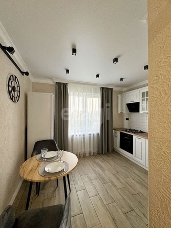 
   Продам 1-комнатную, 40 м², Волкова ул, 3/1

. Фото 2.