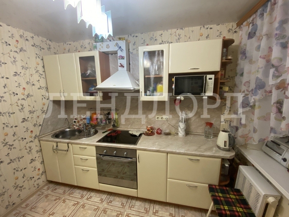 
   Продам 1-комнатную, 35 м², Космонавтов пл, 15

. Фото 10.