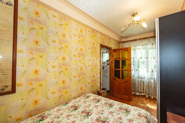 
   Продам 3-комнатную, 60 м², Стачки 1902 года пл, 186

. Фото 1.