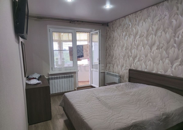 
   Продам 3-комнатную, 63.8 м², Авиаторов ул, 16

. Фото 2.