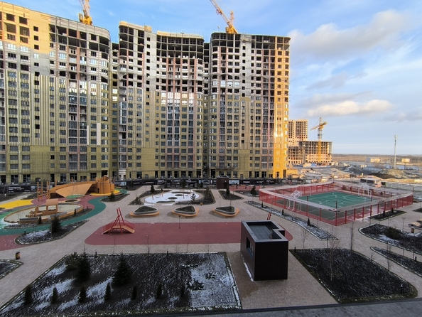 
   Продам 2-комнатную, 57 м², Бориса Слюсаря ул, 15 к 1

. Фото 15.