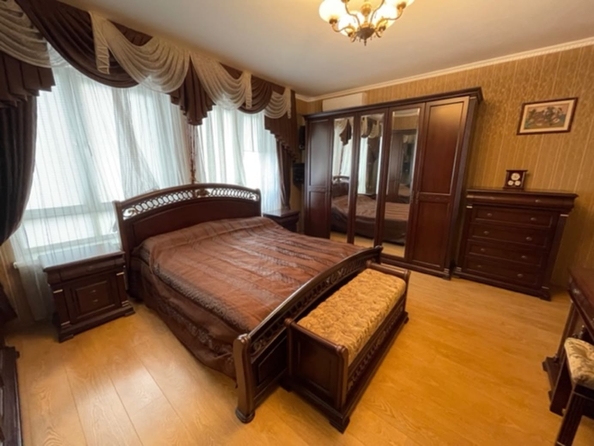 
   Продам 4-комнатную, 143 м², Петрашевского ул, 36

. Фото 3.