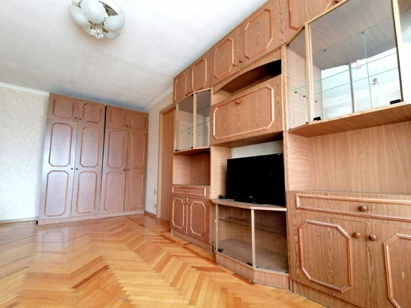 
   Продам 2-комнатную, 45.7 м², 11-я линия ул, 9 к 27

. Фото 2.