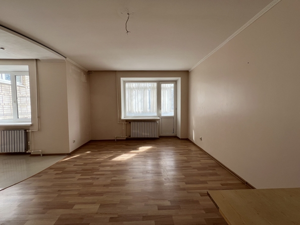 
   Продам 4-комнатную, 83 м², 37-я линия ул, к Е

. Фото 2.