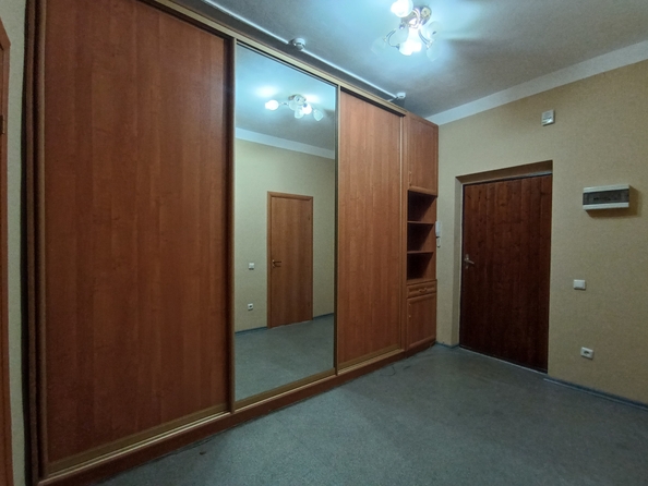 
   Продам 1-комнатную, 53.3 м², 26-го Июня ул, 20

. Фото 1.